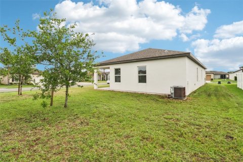 House in New Smyrna Beach, Florida 3 bedrooms, 141.4 sq.m. № 2157414 - photo 24
