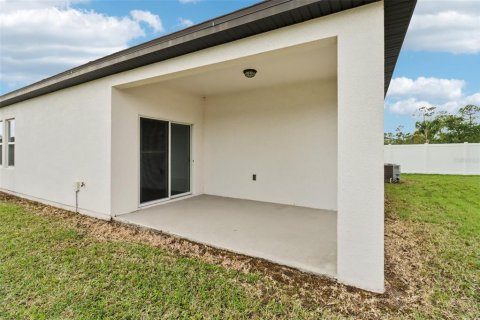 House in New Smyrna Beach, Florida 3 bedrooms, 141.4 sq.m. № 2157414 - photo 22