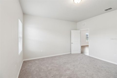 House in New Smyrna Beach, Florida 3 bedrooms, 141.4 sq.m. № 2157414 - photo 17