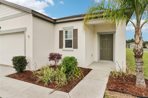 House in New Smyrna Beach, Florida 3 bedrooms, 141.4 sq.m. № 2157414 - photo 2