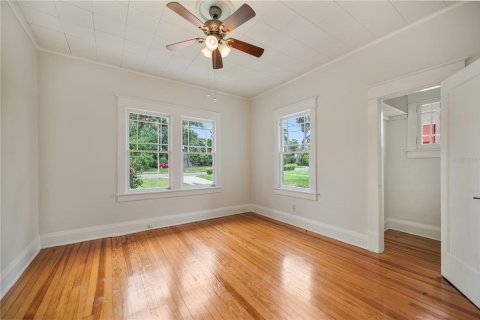 House in Lakeland, Florida 2 bedrooms, 138.98 sq.m. № 2316693 - photo 15