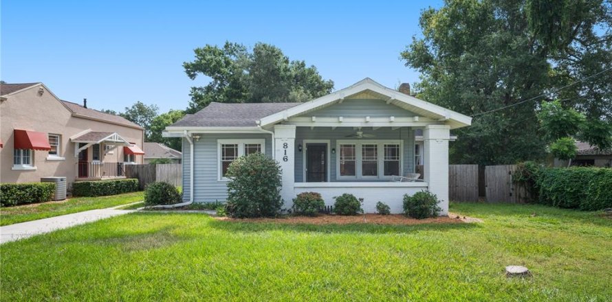 House in Lakeland, Florida 2 bedrooms, 138.98 sq.m. № 2316693