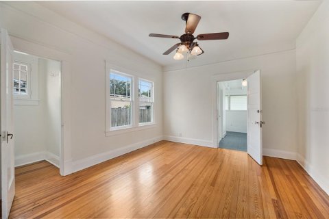 House in Lakeland, Florida 2 bedrooms, 138.98 sq.m. № 2316693 - photo 21