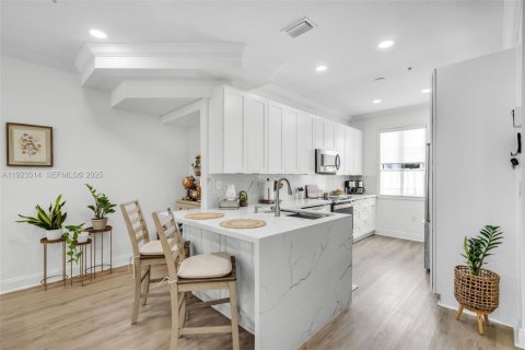 Condominio en venta en Miramar, Florida, 3 dormitorios, 132.48 m2 № 1983583 - foto 10