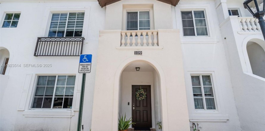 Condominio en Miramar, Florida, 3 dormitorios № 1983583