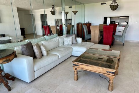 Condo in Key Biscayne, Florida, 2 bedrooms  № 2035400 - photo 5