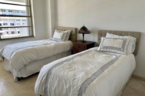 Condo in Key Biscayne, Florida, 2 bedrooms  № 2035400 - photo 9