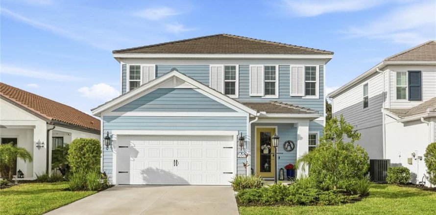 House in Bradenton, Florida 4 bedrooms, 226.12 sq.m. № 2099325