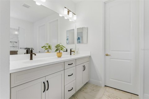 House in Bradenton, Florida 4 bedrooms, 226.12 sq.m. № 2099325 - photo 21