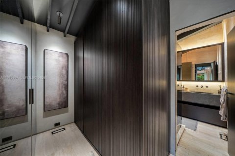 Casa en venta en Miami, Florida, 2 dormitorios, 119.38 m2 № 2006880 - foto 30