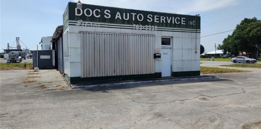 Propiedad comercial en Okeechobee, Florida 344.76 m2 № 1677399