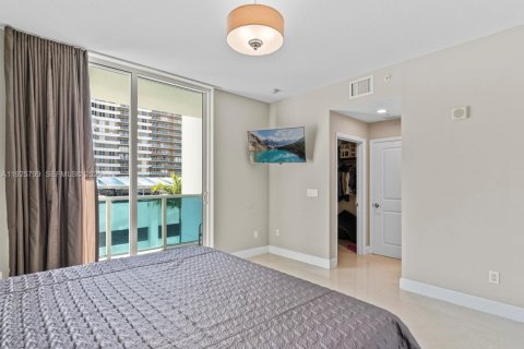 Купить кондоминиум в Халландейл-Бич, Флорида 2 спальни, 92.81м2, № 1984421 - фото 20