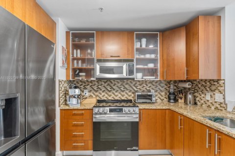 Купить кондоминиум в Халландейл-Бич, Флорида 2 спальни, 92.81м2, № 1984421 - фото 10