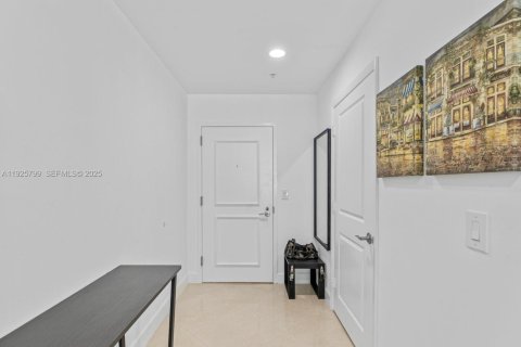 Купить кондоминиум в Халландейл-Бич, Флорида 2 спальни, 92.81м2, № 1984421 - фото 7