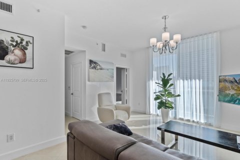 Купить кондоминиум в Халландейл-Бич, Флорида 2 спальни, 92.81м2, № 1984421 - фото 2