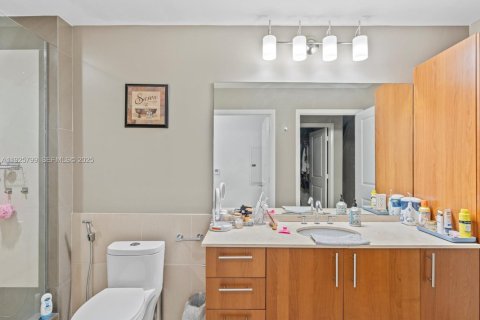 Купить кондоминиум в Халландейл-Бич, Флорида 2 спальни, 92.81м2, № 1984421 - фото 23