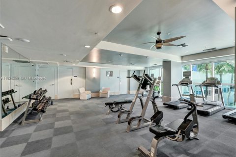 Купить кондоминиум в Халландейл-Бич, Флорида 2 спальни, 92.81м2, № 1984421 - фото 29