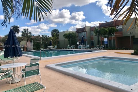 Copropriété à louer à Miami, Floride: 2 chambres, 57.04 m2 № 2076370 - photo 21