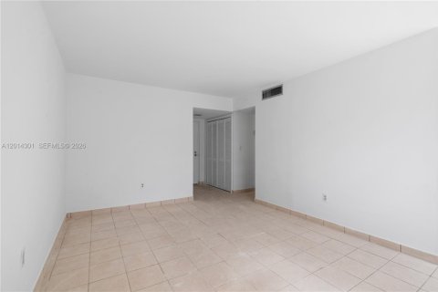 Copropriété à louer à Miami, Floride: 2 chambres, 57.04 m2 № 2076370 - photo 12