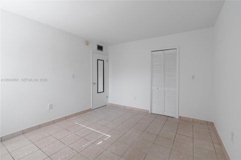 Copropriété à louer à Miami, Floride: 2 chambres, 57.04 m2 № 2076370 - photo 16