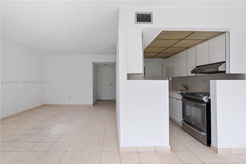 Copropriété à louer à Miami, Floride: 2 chambres, 57.04 m2 № 2076370 - photo 4