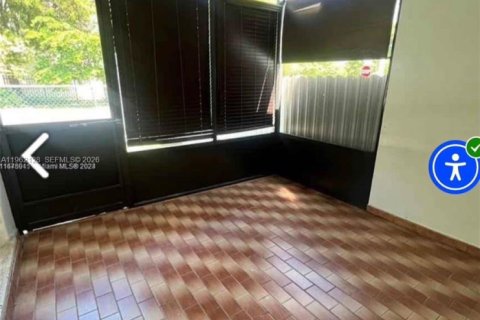 Villa ou maison à louer à Sweetwater, Floride: 3 chambres, 170.66 m2 № 2024825 - photo 14