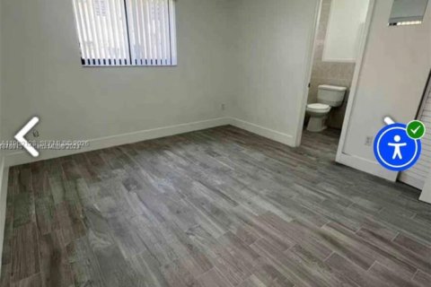 Villa ou maison à louer à Sweetwater, Floride: 3 chambres, 170.66 m2 № 2024825 - photo 8