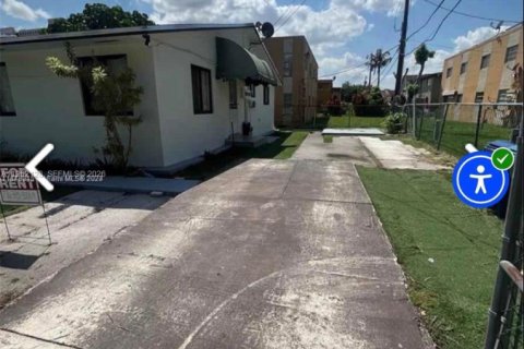 Villa ou maison à Sweetwater, Floride 3 chambres, 170.66 m2 № 2024825