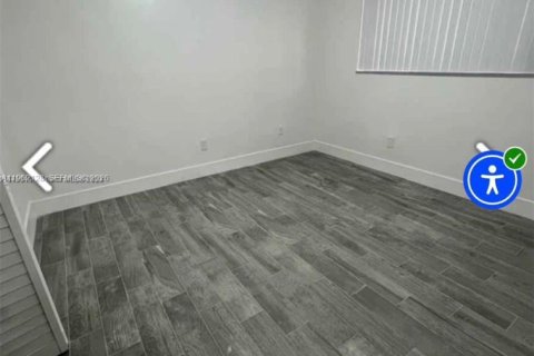 Villa ou maison à louer à Sweetwater, Floride: 3 chambres, 170.66 m2 № 2024825 - photo 7