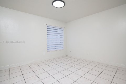 Купить виллу или дом в Майами, Флорида 3 спальни, 94.3м2, № 1971229 - фото 13