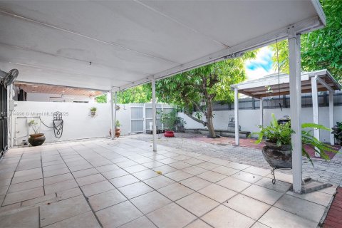 Купить виллу или дом в Майами, Флорида 3 спальни, 94.3м2, № 1971229 - фото 20
