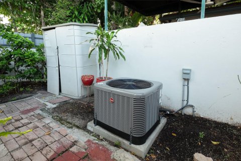 Купить виллу или дом в Майами, Флорида 3 спальни, 94.3м2, № 1971229 - фото 23