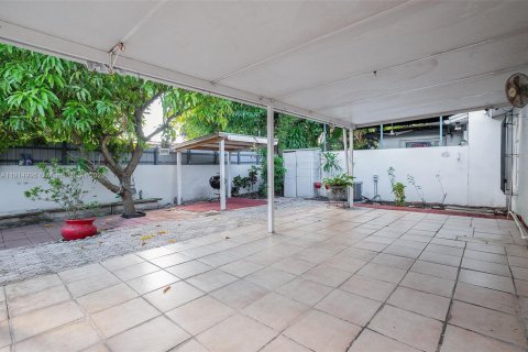 Купить виллу или дом в Майами, Флорида 3 спальни, 94.3м2, № 1971229 - фото 19