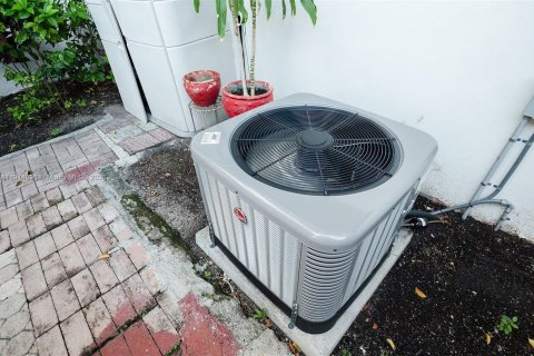 Купить виллу или дом в Майами, Флорида 3 спальни, 94.3м2, № 1971229 - фото 24