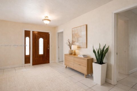 House in Miami, Florida 3 bedrooms, 198.72 sq.m. № 2062713 - photo 5