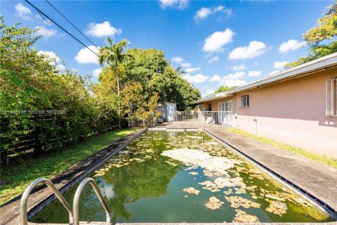 House in Miami, Florida 3 bedrooms, 198.72 sq.m. № 2062713 - photo 20