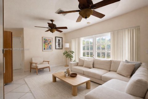 House in Miami, Florida 3 bedrooms, 198.72 sq.m. № 2062713 - photo 14