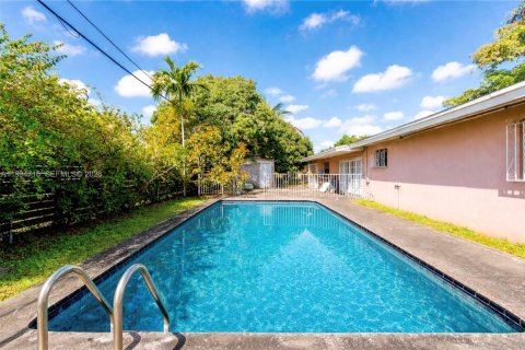 House in Miami, Florida 3 bedrooms, 198.72 sq.m. № 2062713 - photo 19