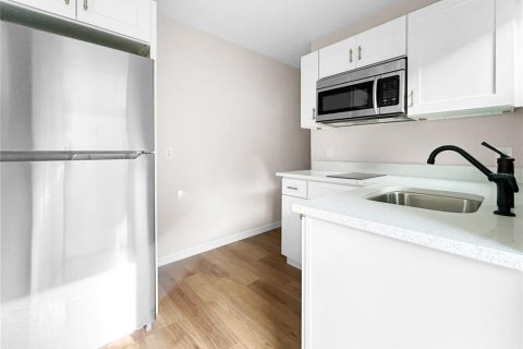 Apartment in Ocala, Florida 2 bedrooms, 69.68 sq.m. № 2217163 - photo 10