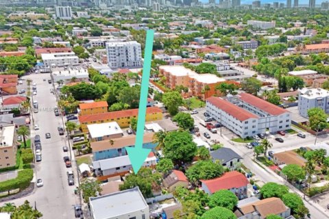 Villa ou maison à vendre à Miami, Floride: 2 chambres, 52.12 m2 № 1814929 - photo 11