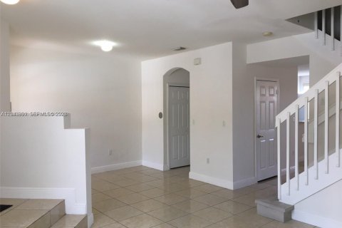 Touwnhouse à louer à Homestead, Floride: 4 chambres, 160.54 m2 № 2178173 - photo 3