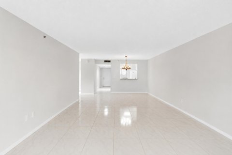 Купить кондоминиум в Делрей-Бич, Флорида 8 комнат, 135.64м2, № 2082918 - фото 13