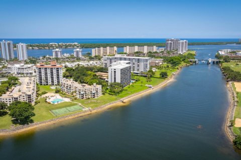 Condominio en North Palm Beach, Florida, 3 dormitorios № 2173648
