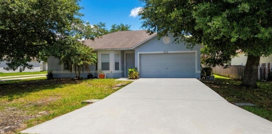 House in Kissimmee, Florida 3 bedrooms, 123.56 sq.m. № 2166906