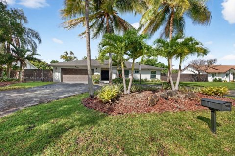 Villa ou maison à vendre à Palmetto Bay, Floride: 3 chambres, 207.08 m2 № 1946573 - photo 1