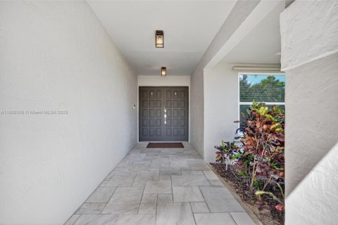 Villa ou maison à vendre à Palmetto Bay, Floride: 3 chambres, 207.08 m2 № 1946573 - photo 4