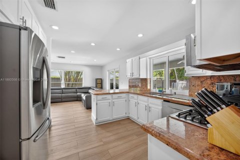 Villa ou maison à vendre à Palmetto Bay, Floride: 3 chambres, 207.08 m2 № 1946573 - photo 18