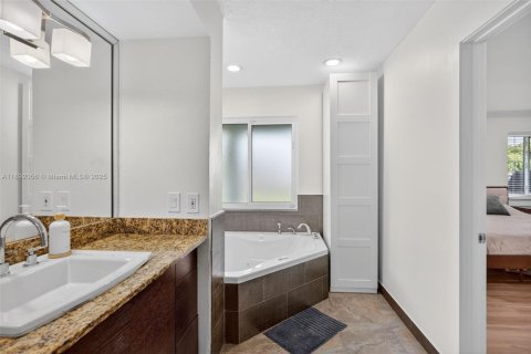 Villa ou maison à vendre à Palmetto Bay, Floride: 3 chambres, 207.08 m2 № 1946573 - photo 26