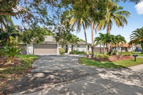 Villa ou maison à vendre à Palmetto Bay, Floride: 3 chambres, 207.08 m2 № 1946573 - photo 2
