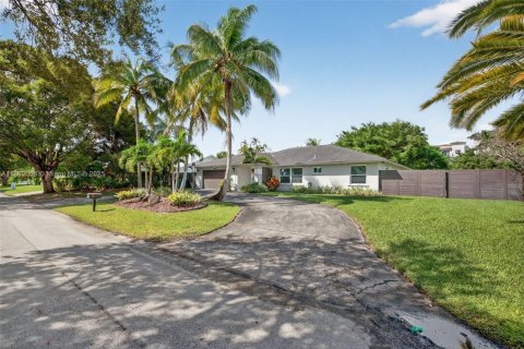 Villa ou maison à vendre à Palmetto Bay, Floride: 3 chambres, 207.08 m2 № 1946573 - photo 3